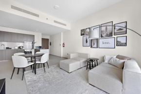 VayK - Refined & Trendy 1-Bedroom in Downtown Dubai